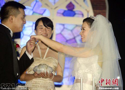  最美火炬手 金晶完婚 获新郎热吻幸福满溢
