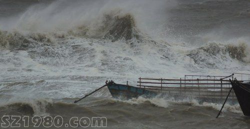 强台风 天兔 登陆广东 汕头海水倒灌淹城(图)