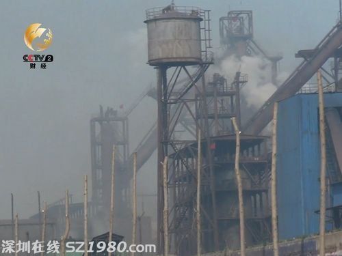 武安市大同镇小屯村的广耀钢铁厂长期浓烟滚滚