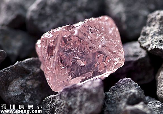 1.8亿拍稀世粉钻 粉色砖石是怎么回事？