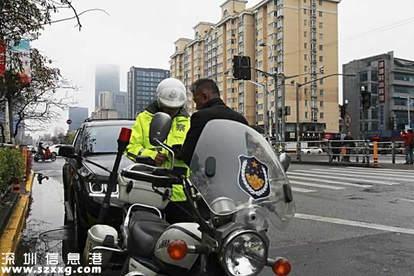 上海警用摩托车装行车记录仪 实时取证还能回放