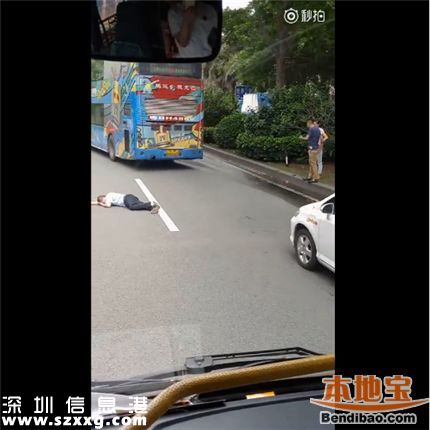 深圳小车司机打晕公交司机 网友斥协警不专业