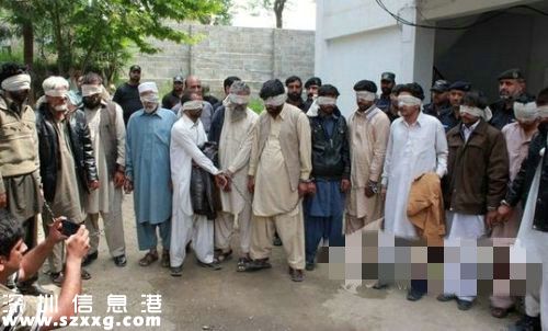 警方逮捕了13名村庄长老会议成员和死者母亲，后者支持“处决”女儿。