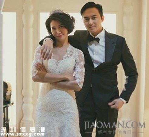 袁咏仪凑齐四姐妹打麻将 自曝差点和张智霖离婚