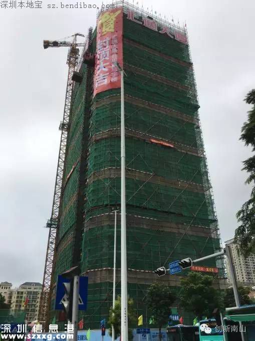 深圳最大立体停车塔群封顶 可提供500个停车位