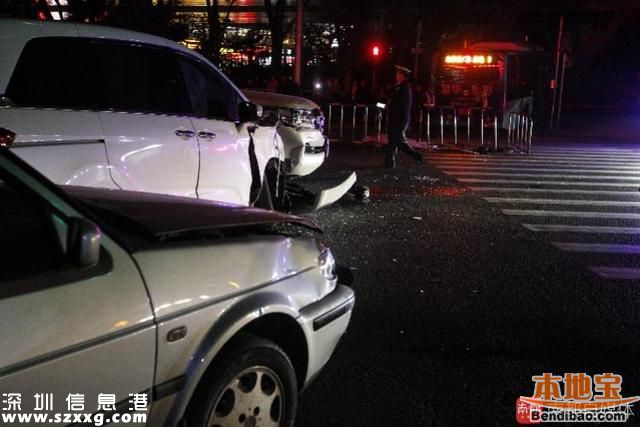 深圳公交车失控冲向人群 致1人死亡4车受损