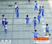 学生装招标保护本地企业 深圳市教育局承诺纠正