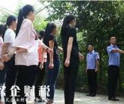 中国对校园霸凌实施者进行军训 以培养其纪律性